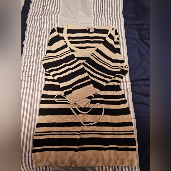 Maternity top - Picture 2 of 2